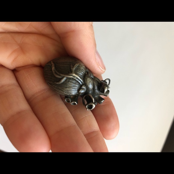 Lillian Crowe Anatomical Heart Necklace - Picture 5 of 7